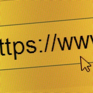 ホームページアドレスとドメインの違いとは？URL最後の「/」の意味も解説！